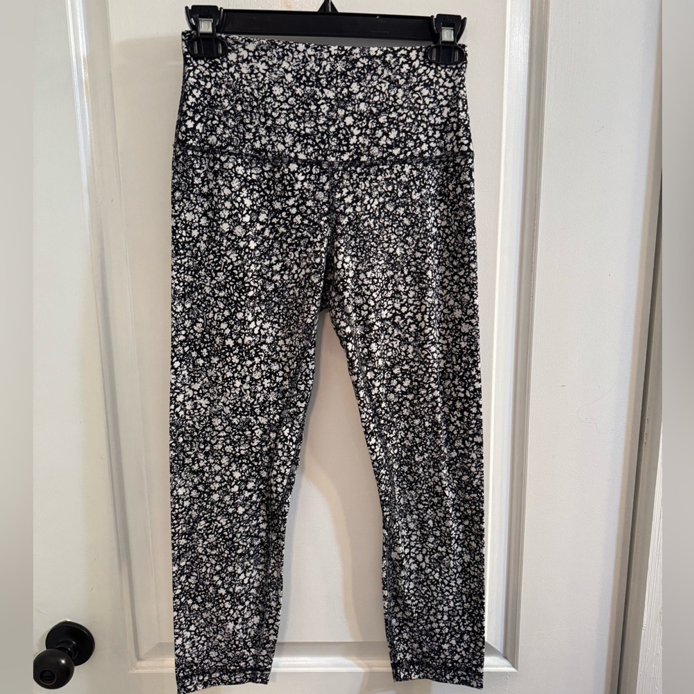 Lululemon Align High-Rise Crop 23" Venture Floral Alpine White Black